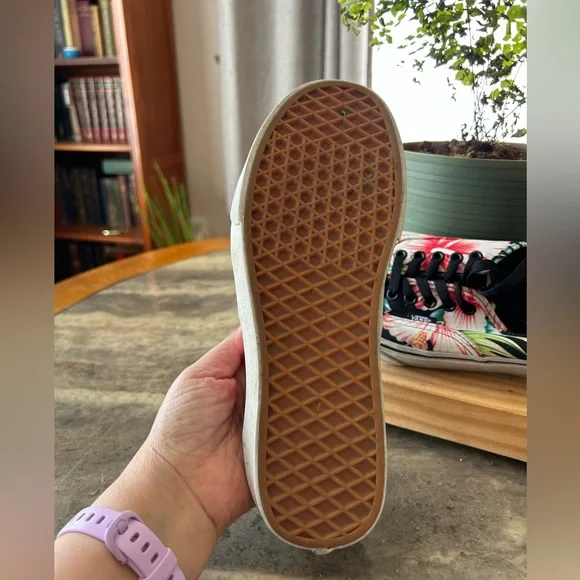 Women’s Floral Vans - Picture 4 of 6